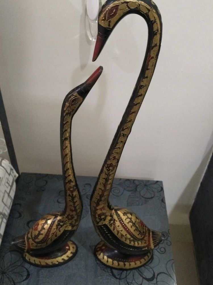 Swan Showpieces (Set of 2)