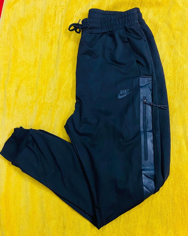 Nike Tech  Black Jogger (UNISEX)