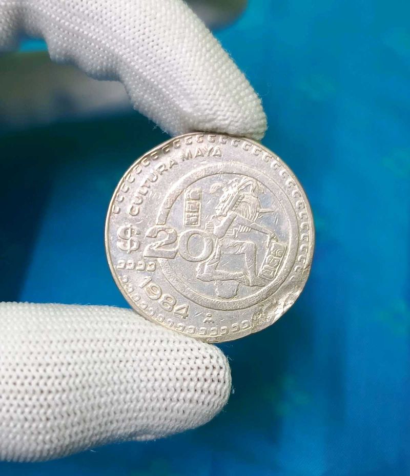 Mexico 20 Pesos Coin 1984