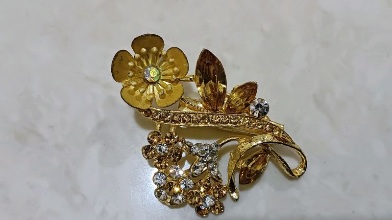 Hey Guys, This Beautiful Saree Pin Is In High Discount, Please Do Check It