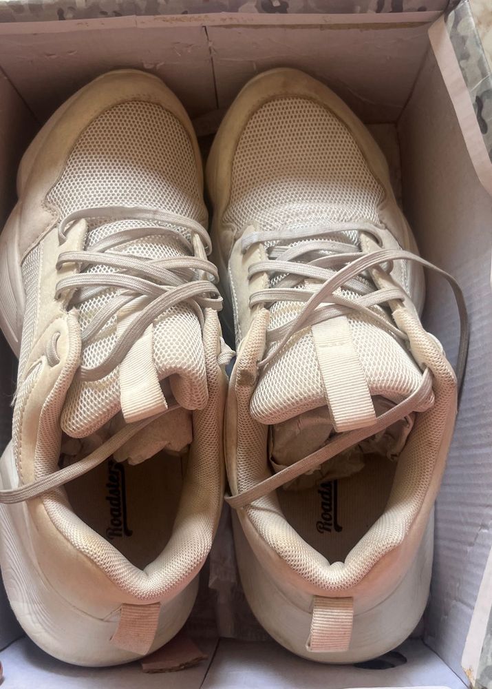 Roadster Sneakers