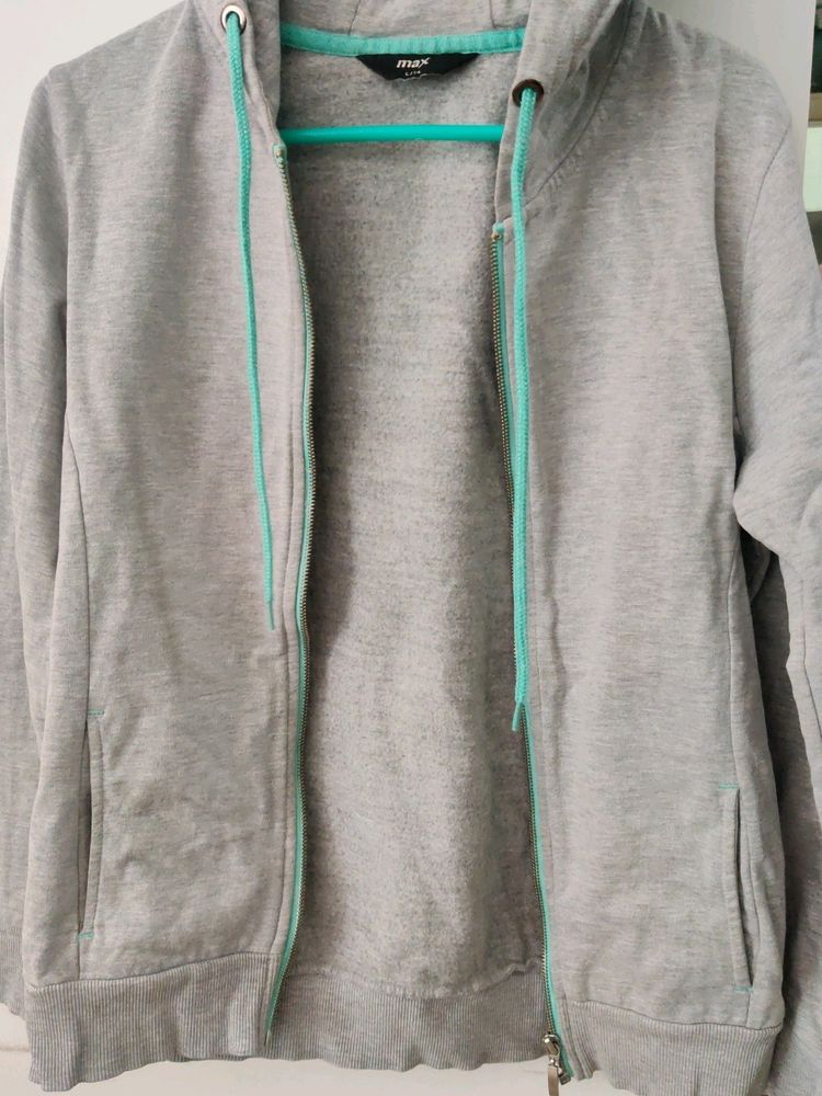 Sweatshirt (Woolen, Grey, Zip Closure)
