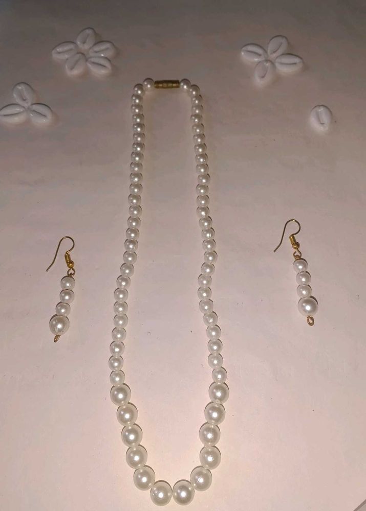 Pearl Necklace &amp; Earrings Set