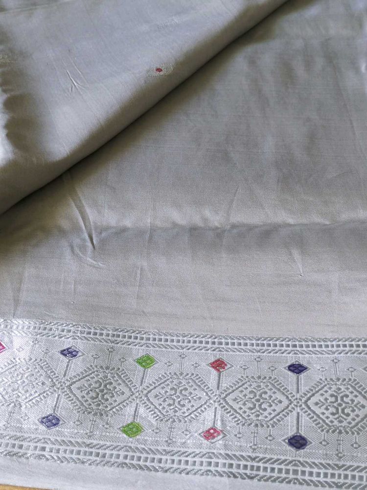 Elegant Grey Saree with Border