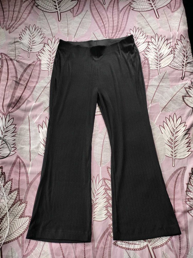 🌸Black Ribbed Flared Trouser