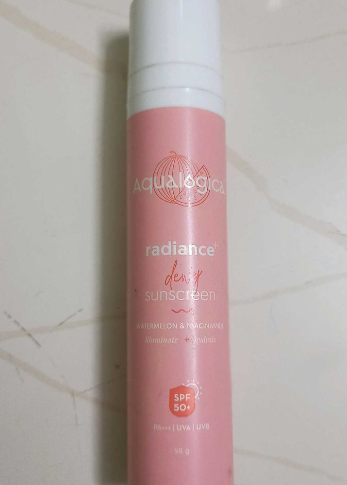 Aqualogica Radiance Dewy Sunscreen Pink