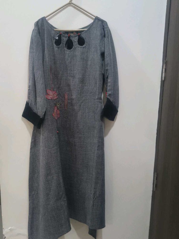 Black And Grey Kurti With Pants XL Size