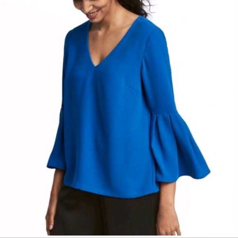 Sale 💌H&amp;M Bell Sleeve Top 💙