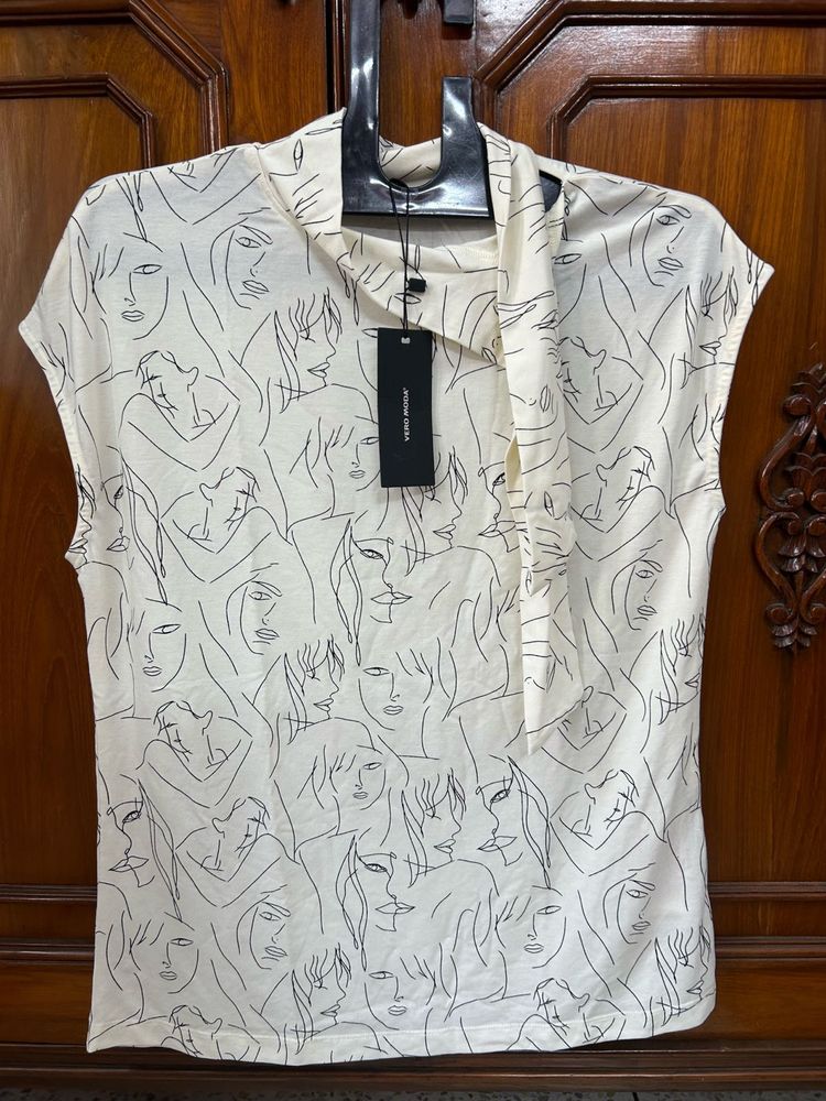 Printed Tshirt With Neck Tie