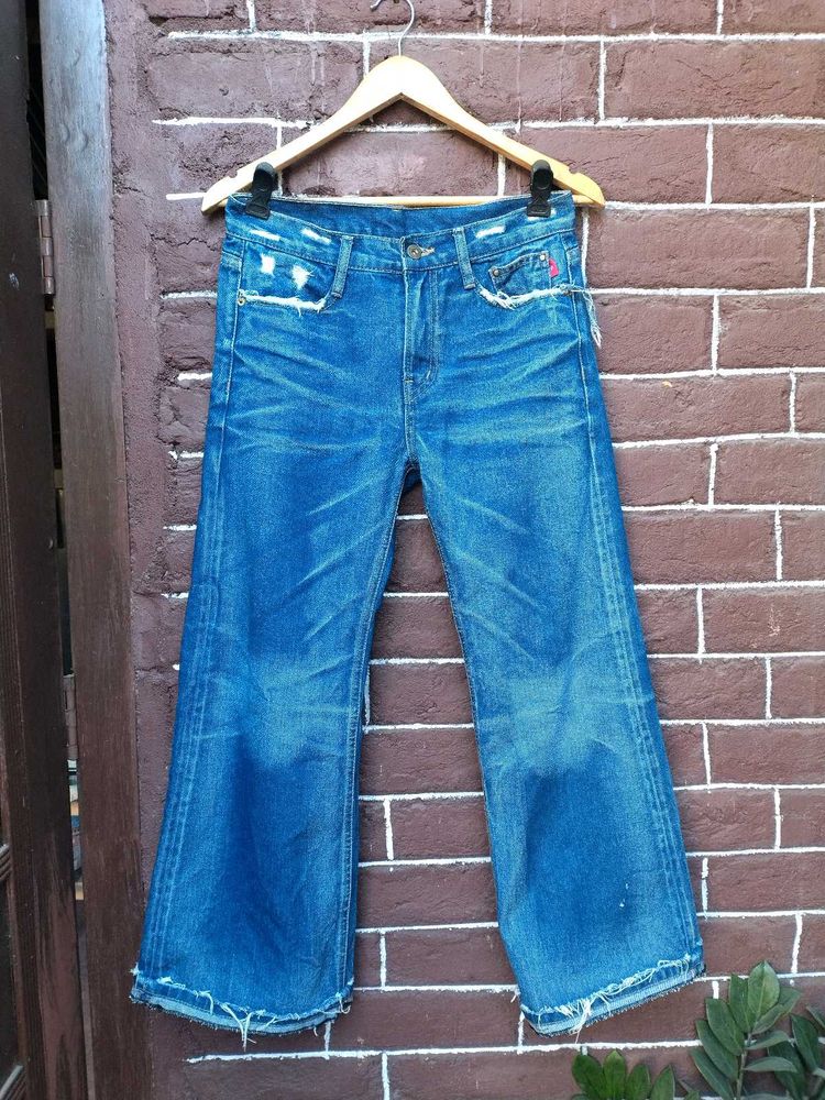 Low waisted denim jeans
