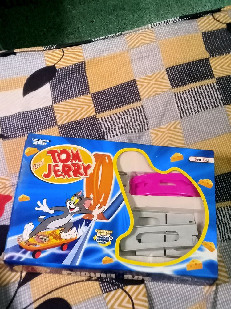 Tom And Jerry Racing Set