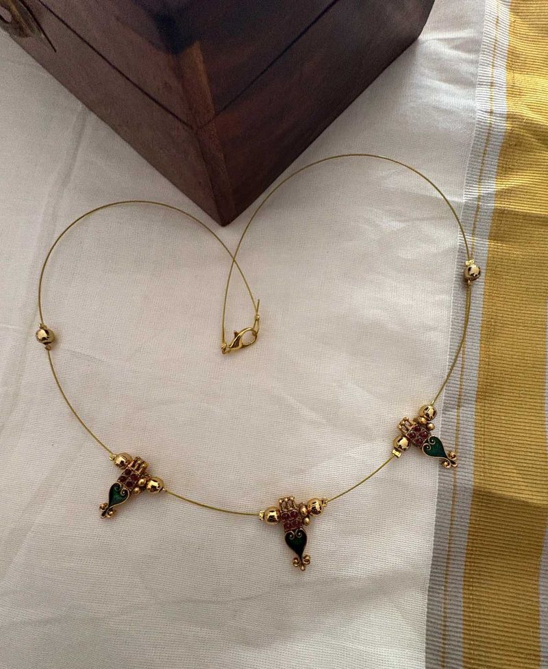 Invisible necklace