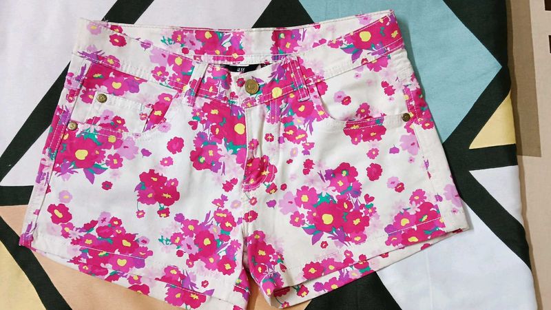 Floral H&amp;M Shorts