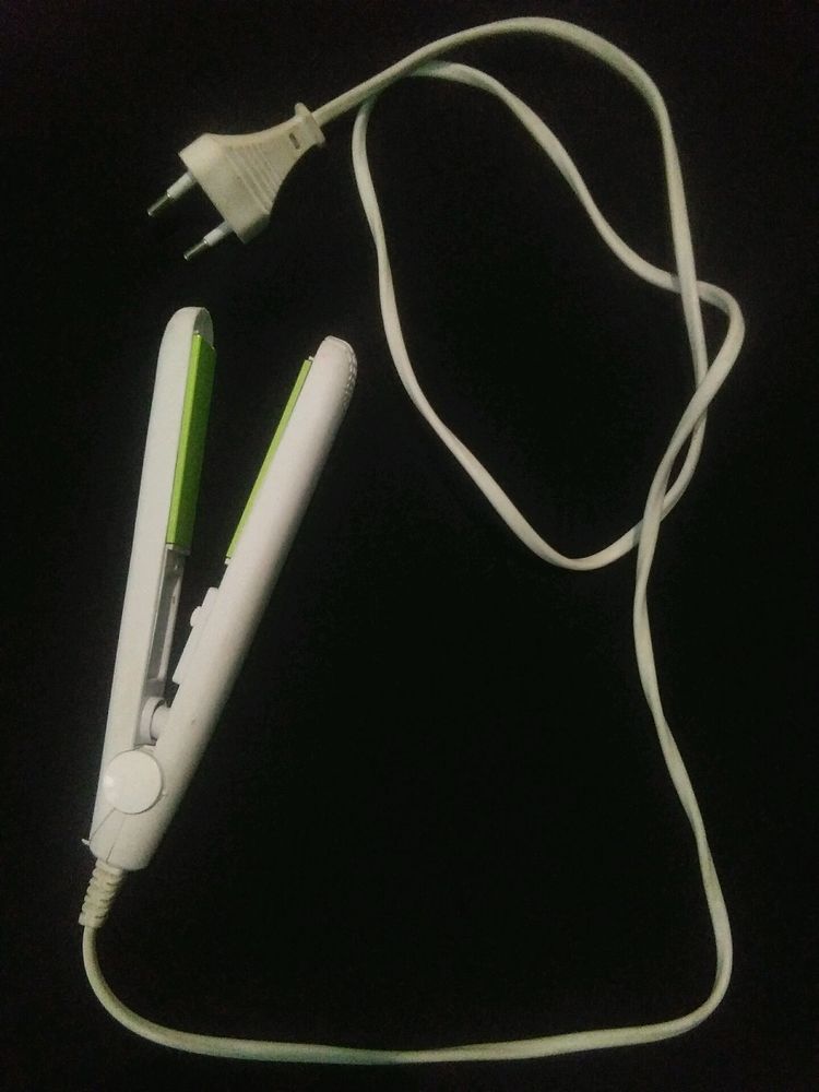 Mini hair straightner