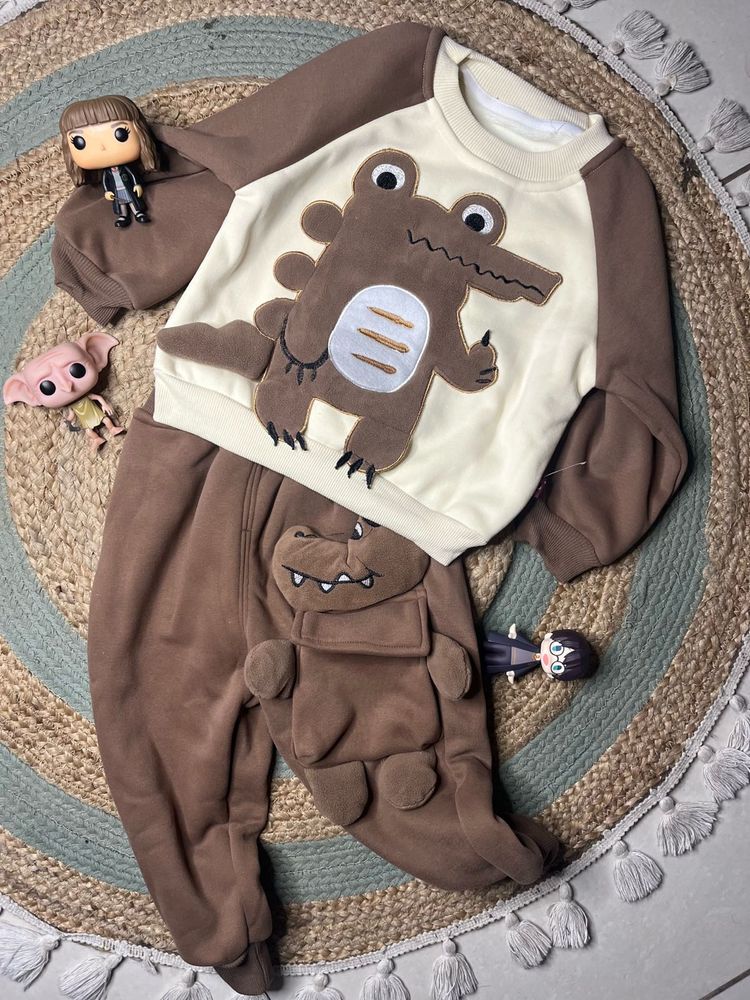 Sweatshirt With Jogger Set