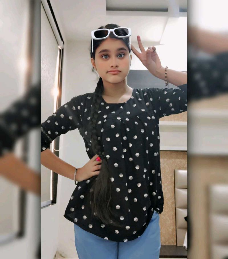 Casual Black Polka Dot Top 🖤 Designer Sleeves 🤍