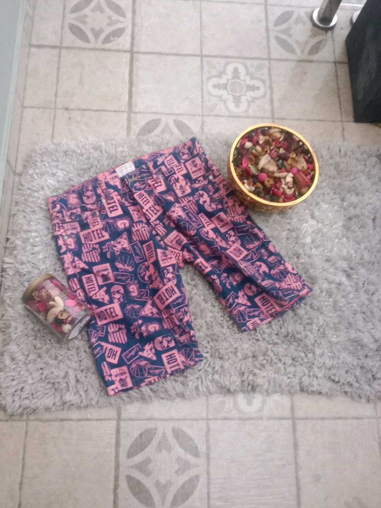 Graphic Print Cropped Lounge Pants