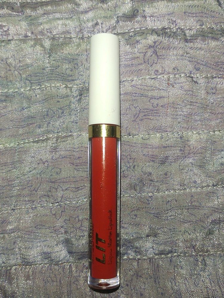 MyGlamm Red liquid matte lipstick