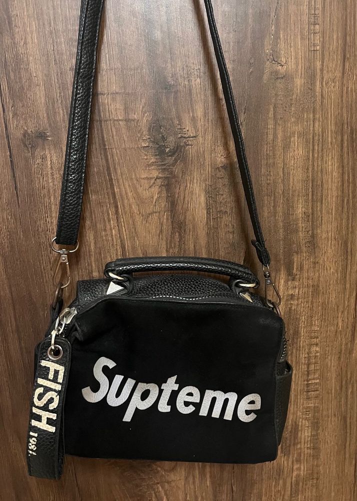 Black &#39;Supteme&#39; Sling bag