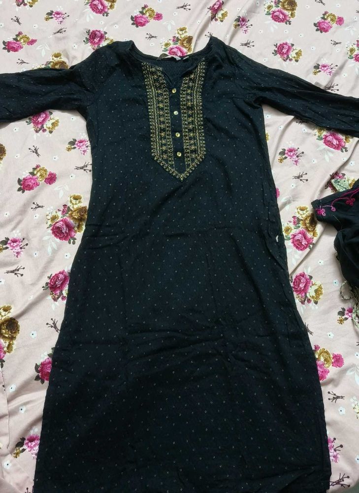Elegant Embroidered Kurta