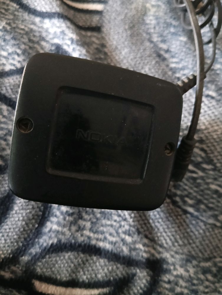 Nokia Mobile Charger with Detachable Cable