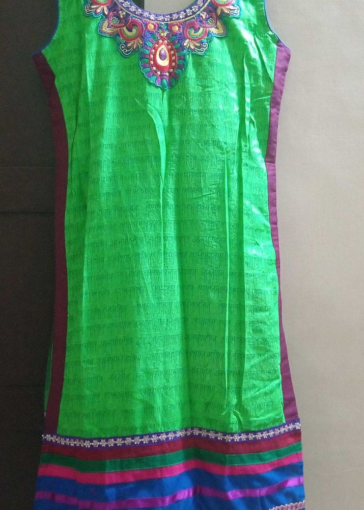 Green Embroidered Kurta