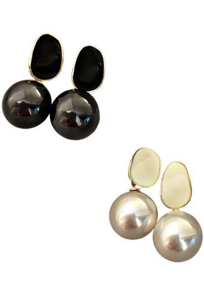 Beautiful Black &amp; White Pearl Earring Pack Of 2