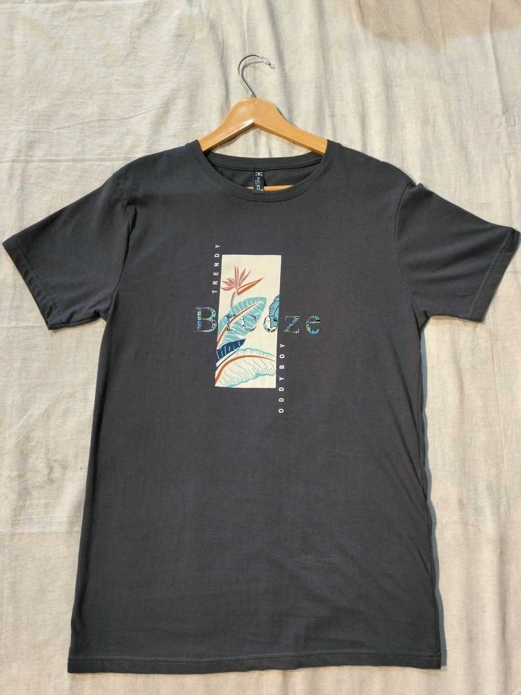 Trendy Breeze Graphic Tee