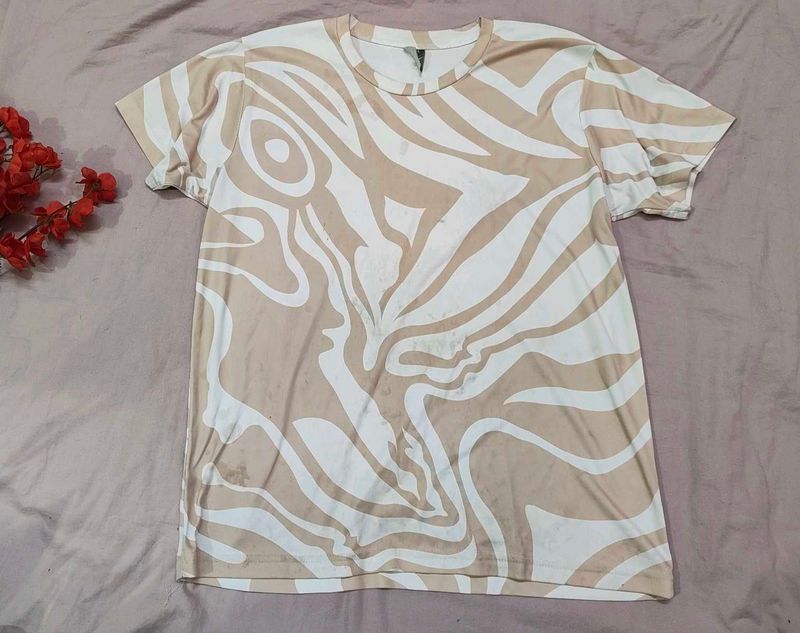 Patterned T-shirt