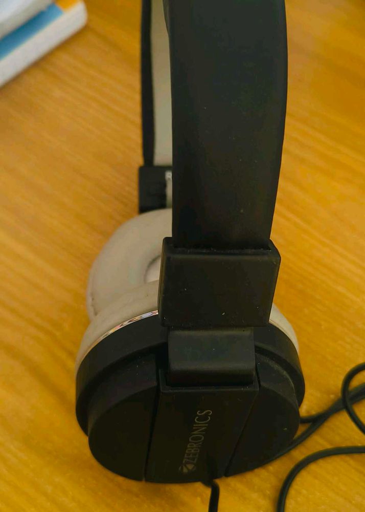 Zebronics Wired Headphones