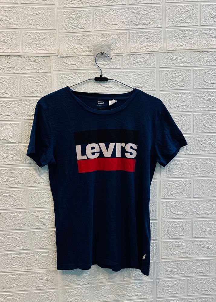 🇹🇭 Levi&#39;s Imported Tshirt