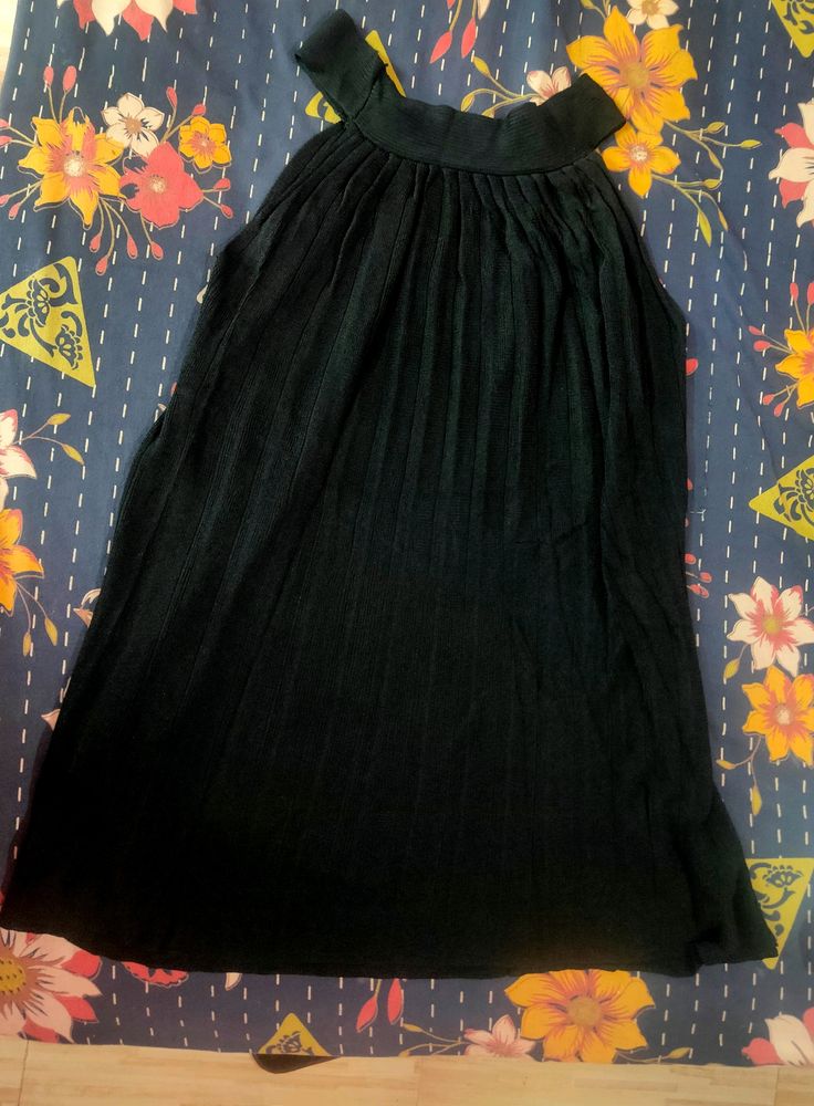 Bold Top Fully Stretched With Length 33 Can Be Wearable With Shrug Also And Used As Midy Too....it Will Fitted With Belt Too.....Can Be Wear With Boots And Leggings Also If You Don&#39;t Like To Wear Bold