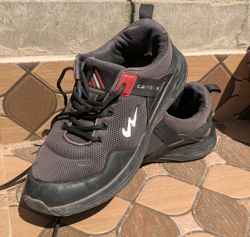 Campus Black Shoes – Size 6 (Used)