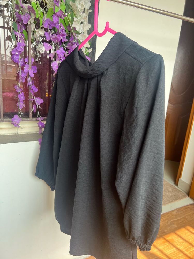 Elegant Black Blouse