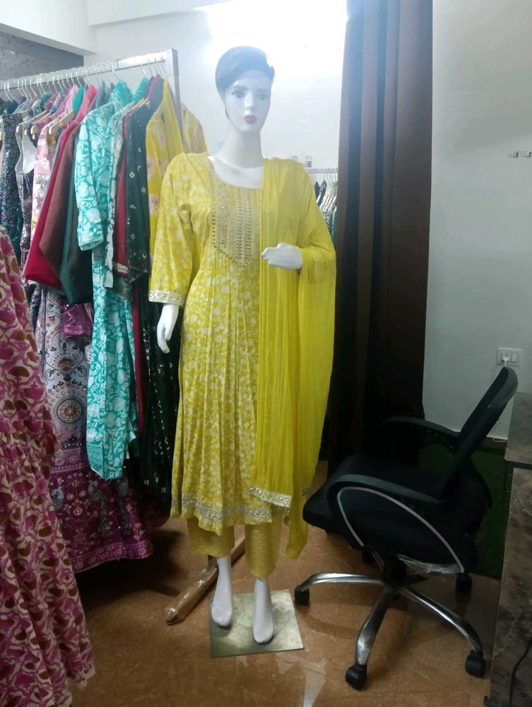 Anarkali Kurti Pant Dupatta Set