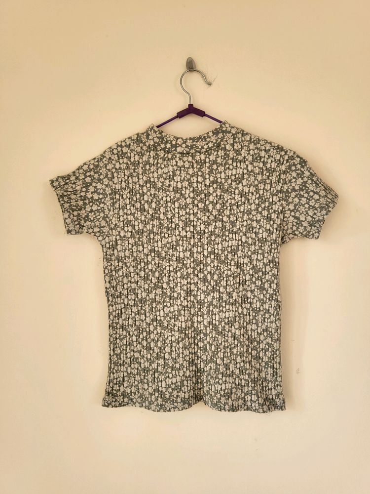 Cute Stretchable Body Hugging Crop Top
