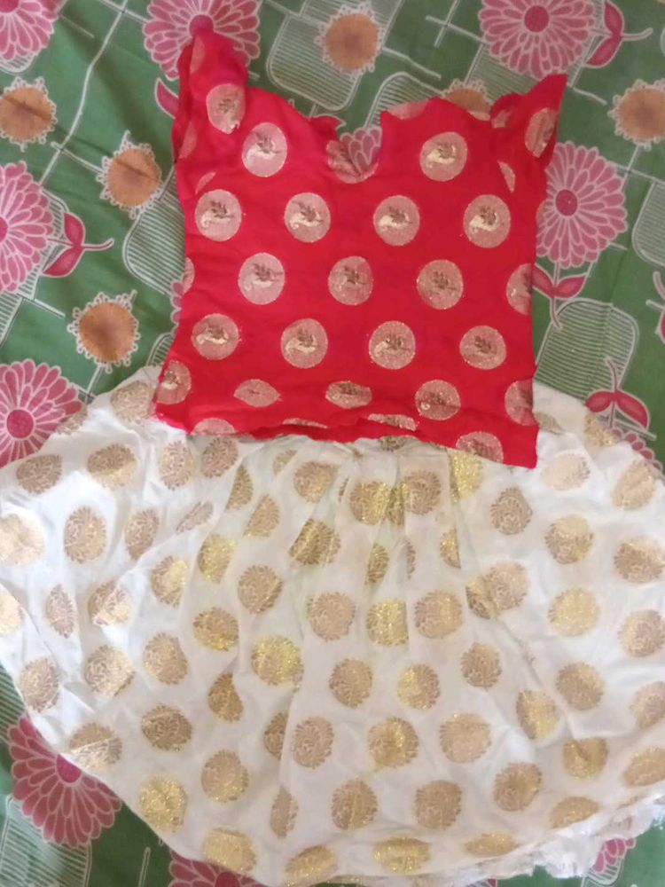 Self Tailor Pattupavada