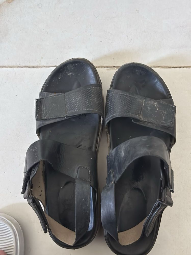 Black Sandals - Comfortable &amp; Stylish