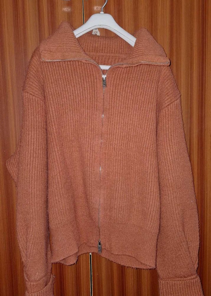 Ribbed Knit Zip-Up Sweater 🤎