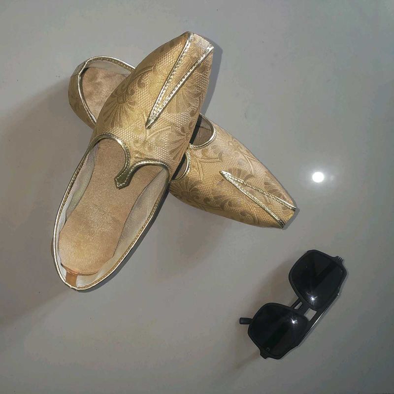 Gold Ethnic Jutti