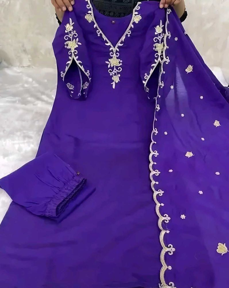 Elegant Violet Women&#39;s kurta sets