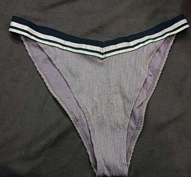 Ribbed Thong🖤 with Glitter Detail