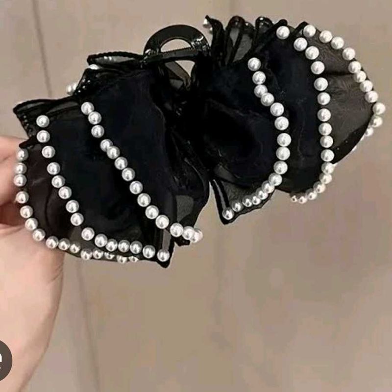 Pearl Bow Hair Claw Clip