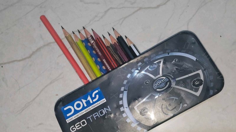 Doms Geotron Geometry Box &amp;10 Pencil Set