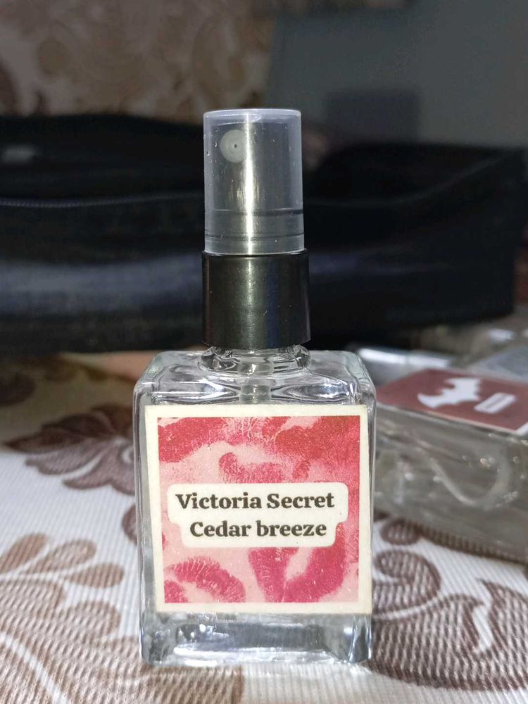 Victoria Secret Cedar Breeze