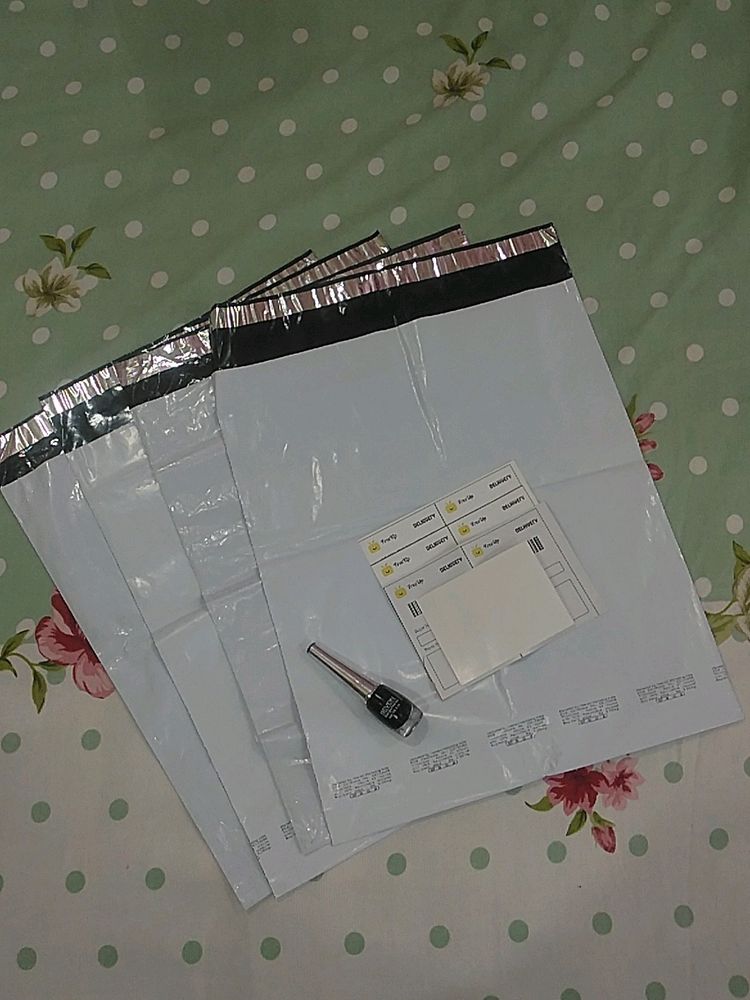 6 Labels And 4 Bags With Waterproof Eyelinear