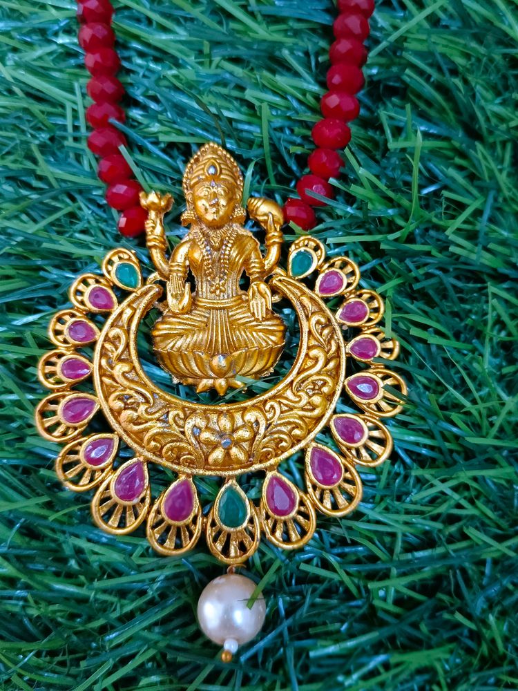 Laxmidevi Pendant With Red Crystal Chain
