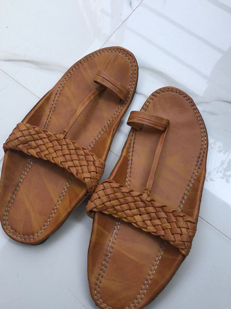 Leather Kolhapuri Chappals