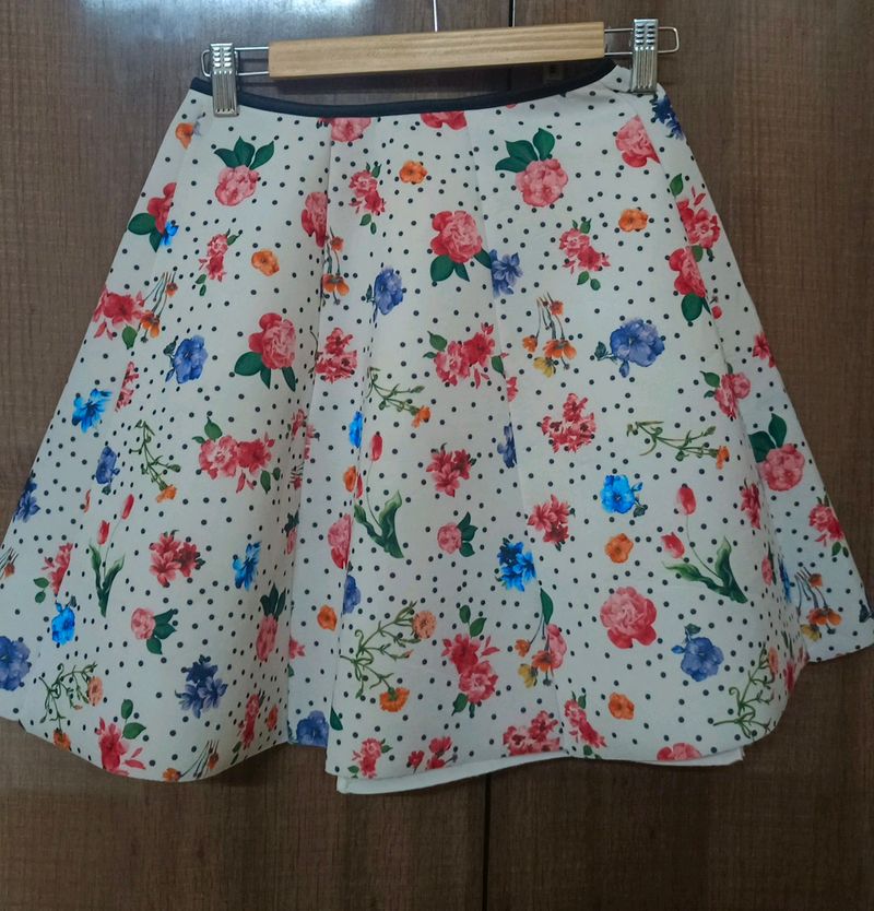 Beautiful And Colorful  Mini Skirt For Females