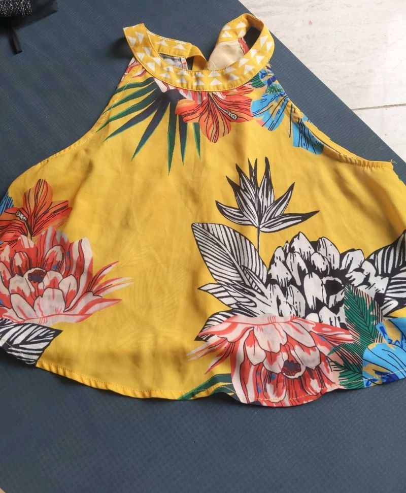 SHEIN Floral Print Halter Top